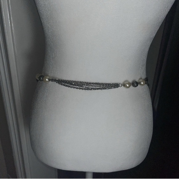 Vintage-Inspired‎ Gunmetal Chain Waist Belt w/ Faux Pearls & Tassel Accent - Picture 5 of 7